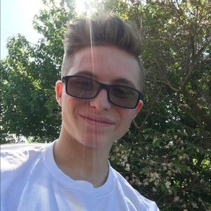 Meet your Posher, Raine